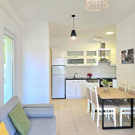 Sunny Beach Apartments - 091 Дуррес Экстерьер фото